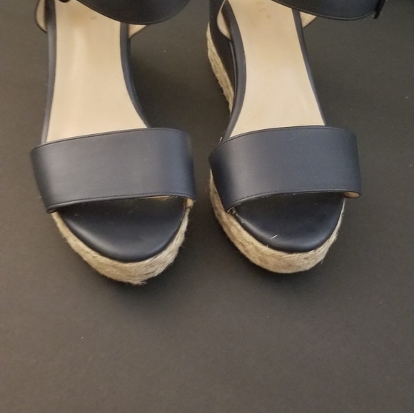 Women Ankle Strap Platform Wedge Sandal - Picture 4 of 4